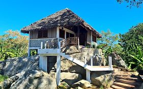 Coconut Lodge Komba